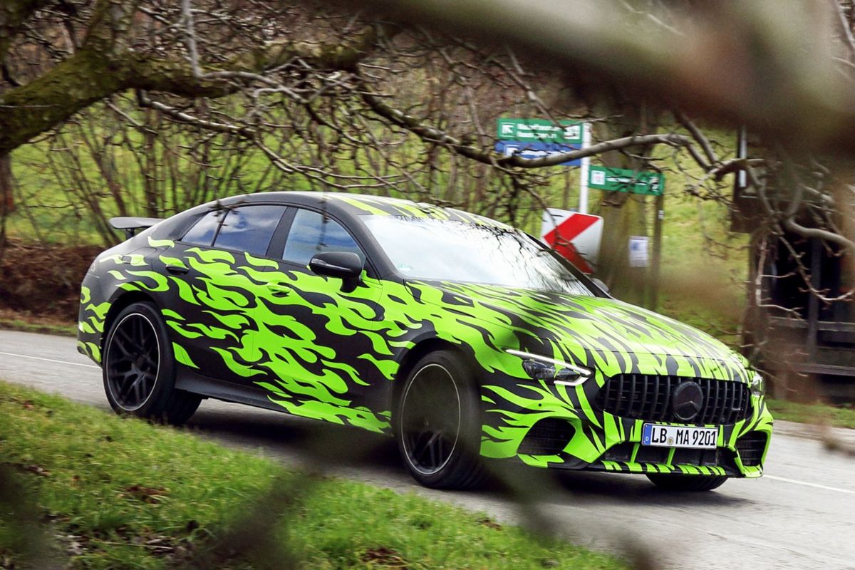 Pod kapotou bude pracovať motor 4,0 V8 s...