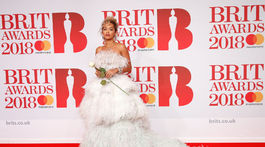 Speváčka Rita Ora v kreácii Ralph & Russo Couture. 