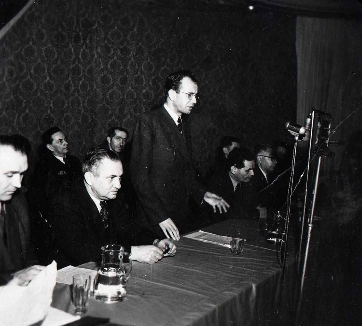 23. februára 1948 na manifestačnom zhromaždení...