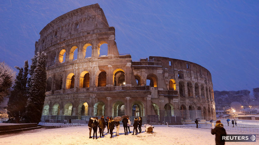 Rím, sneh, zima, Taliansko, Koloseum