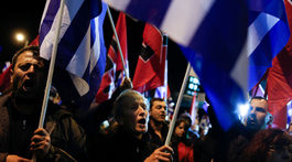 Útok na antifašistickú centrálu v Grécku si vyžiadal päť ranených