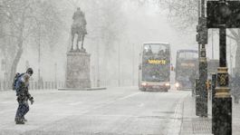 Zima v Európe nepoľavuje, komplikuje dopravu aj výučbu, zomierajú ľudia