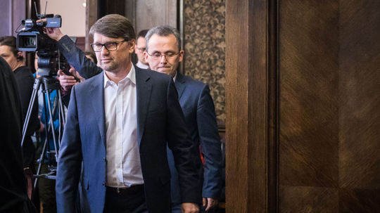 Minister kultúry Marek Maďarič (v popredí)...