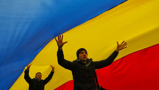 Viac ako 10-tisíc Moldavcov demonštrovalo za zjednotenie s Rumunskom