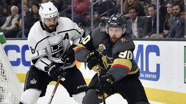 Boston zvíťazil nad Carolinou. Sekera bodoval, Tatar debutoval za Vegas