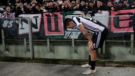 Neapol po zaváhaní vedie len o jeden bod. Dybala rozhodol v nadstavenom čase