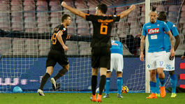 Tromfy v rukách Juventusu. Sarri: Nie je normálne, aby sme vždy hrali po ňom