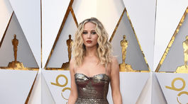 Herečka Jennifer Lawrence v kreácii Christian Dior Haute Couture. 