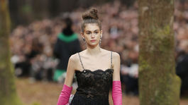 Zo šestnástky urobili takúto zvodkyňu! Crawfordovej dcéra na móle