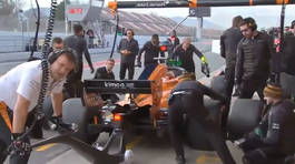 VIDEO: Keď to nejde, tak to nejde. McLaren si spravil hanbu v boxe