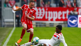 Bayern nasúkal Hamburgu poltucet, hetrik Lewandowského