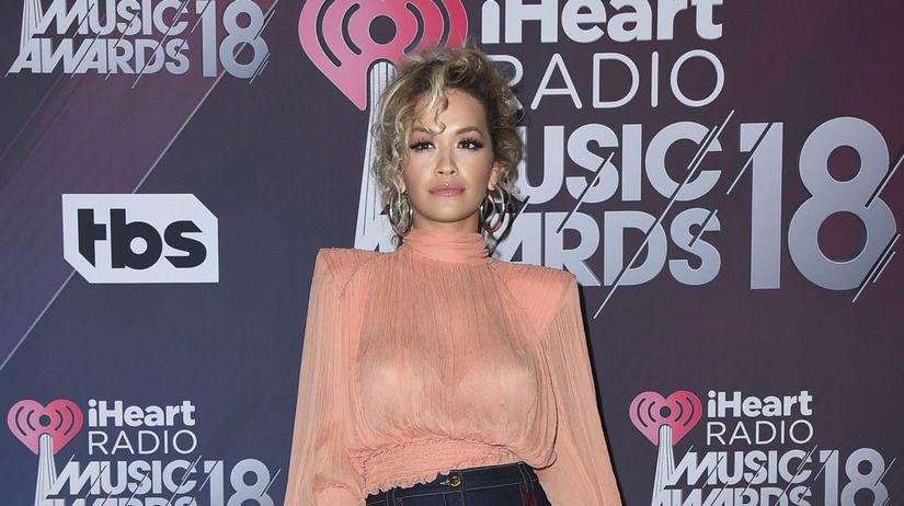 Speváčka Rita Ora tiež zavítala na iHeartRadio...