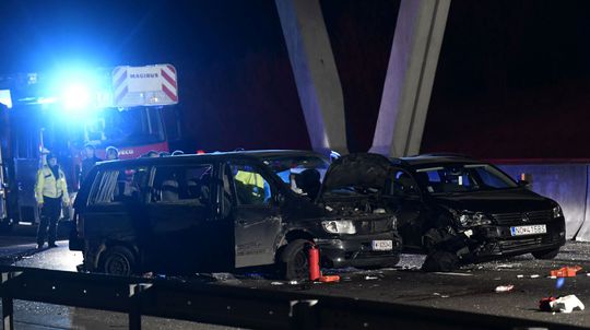V Nemecku uhoreli pri dvoch dopravných nehodách traja ľudia