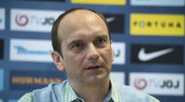 Slovenskí mladíci už nemajú trénera. Brunegraf sa sťahuje za Hapalom do Sparty