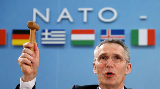 NATO pomáha integračným ambíciám Bosny, Macedónsko už hovorí o dátume