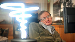 Hawkingova myseľ brázdi vesmír už bez tela