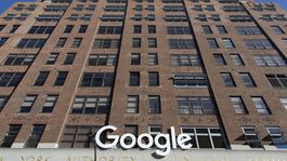 Francúzsko zažaluje Google a Apple