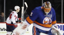 Ovečkinovci vyplienili New York. Halák prišiel na ľad zabrániť debaklu