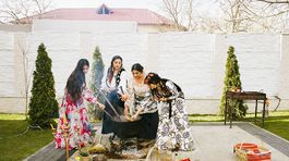 Ženy predávajúce nádej na fotografiách Lucie Sekerkovej 