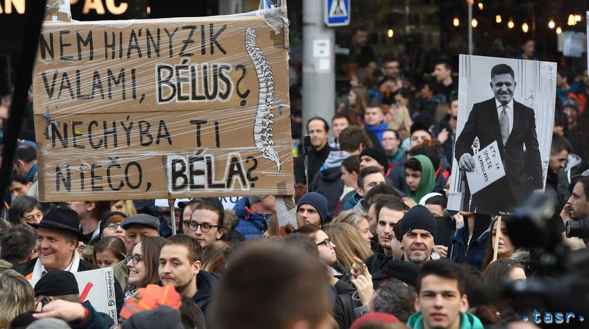 Odkaz Bugárovi v dvoch jazykoch.