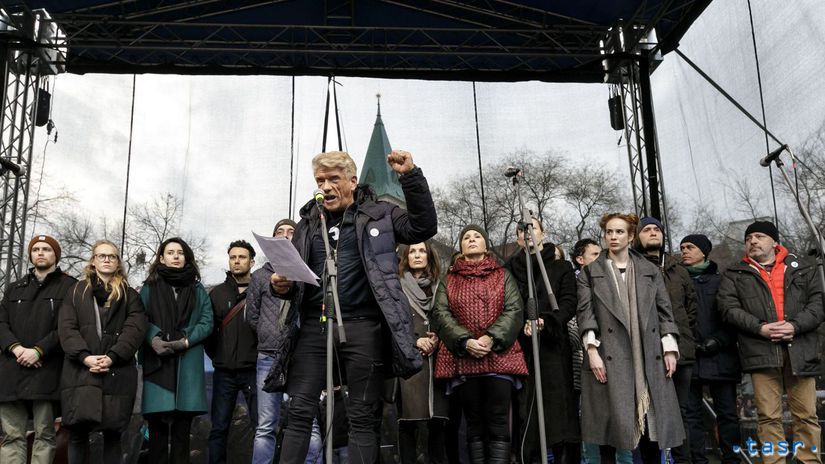 Richard Stanke sa za umelcov prihovoril...