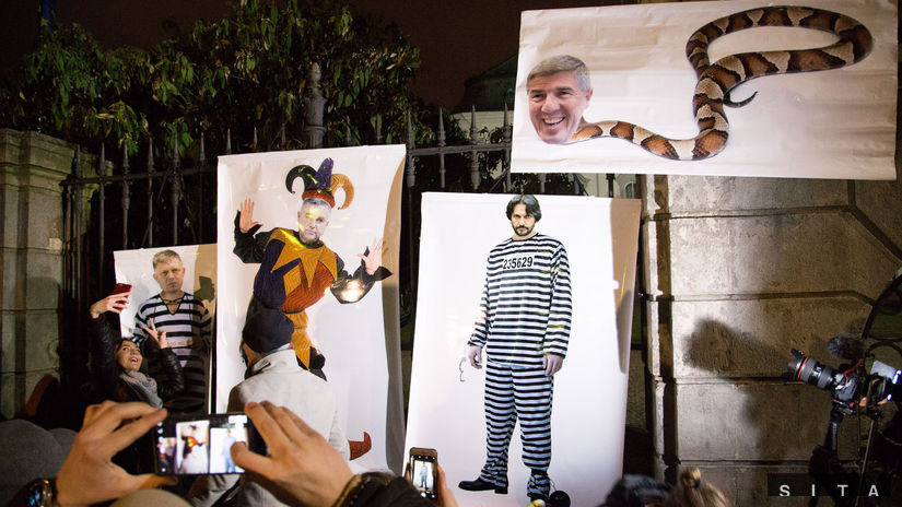 Po oficiálnom proteste niekoľko desiatok ľudí...