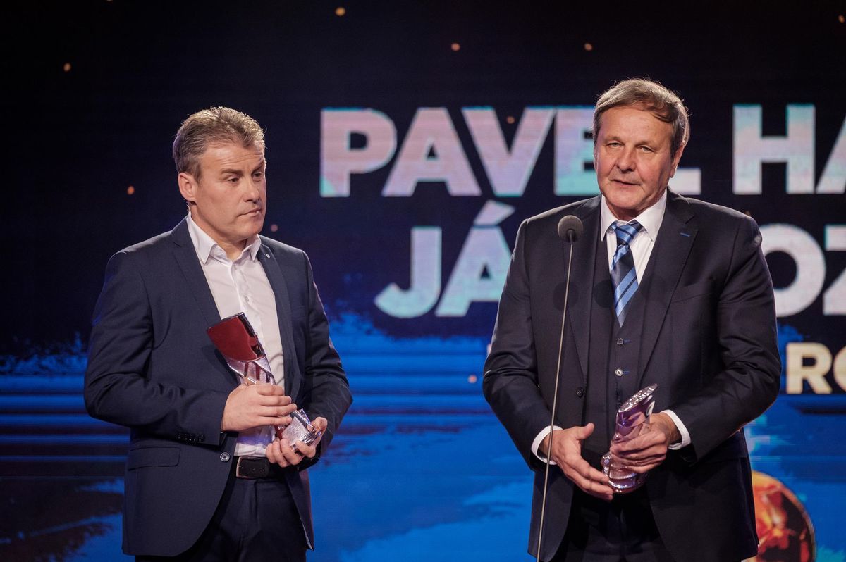 Kategória Tréner roka mala dvoch víťazov. Ján...