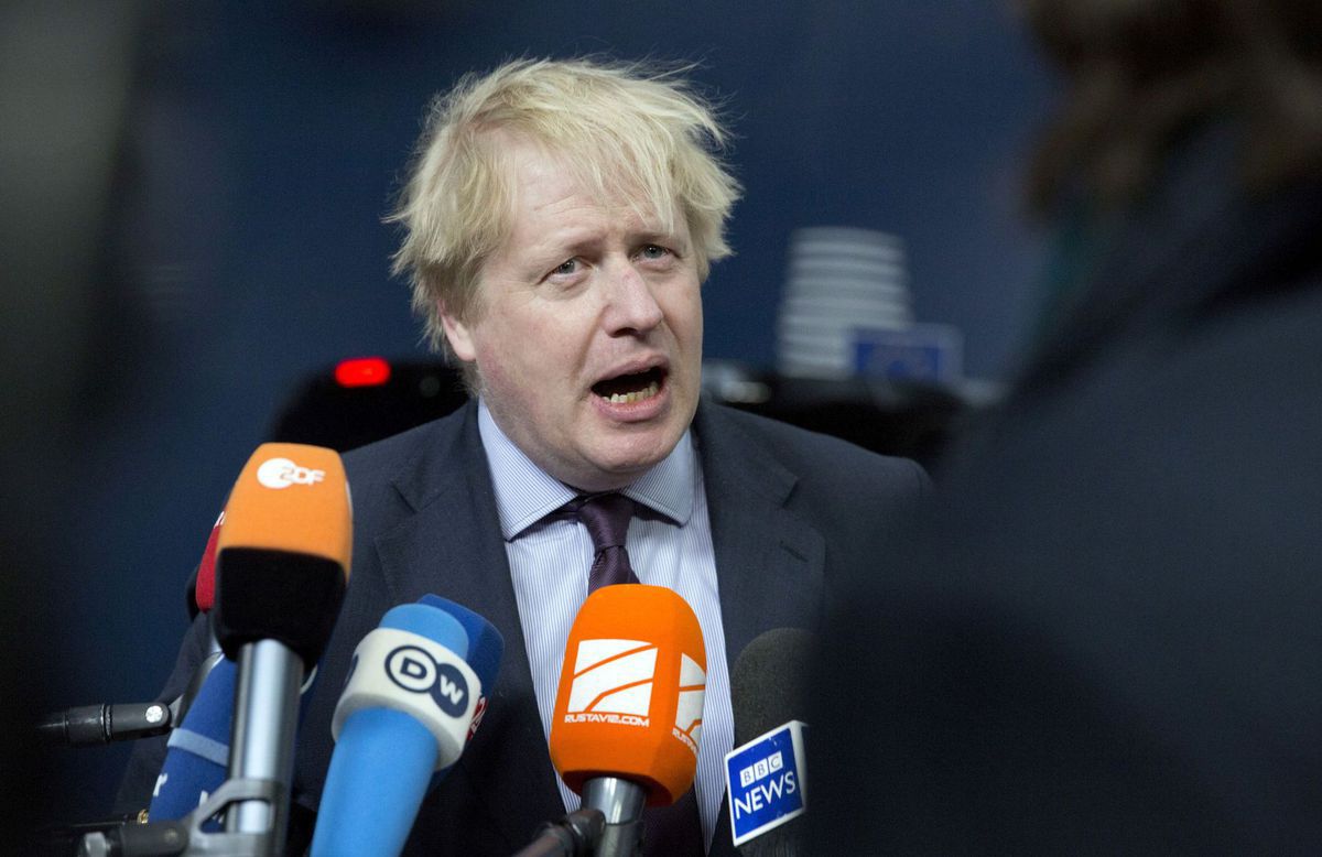 Dnes už bývalý britský minister zahraničných...