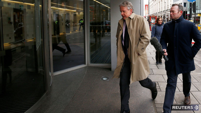 Na snímke spolupracovník šéfa šéf Cambridge...