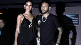 VIDEO: Noha v sadre? Žiadny problém, Neymar si zatancuje aj tak