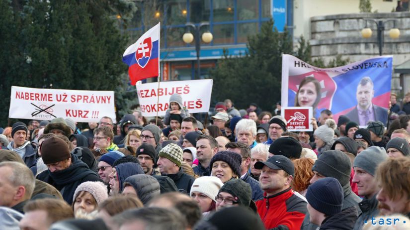 Na snímke protestné zhromaždenie Za slušné...