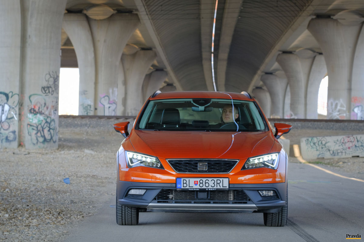 Seat Leon dostal v minulom roku facelift.