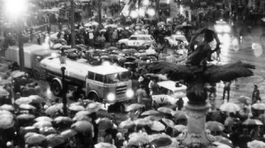 Vodnými delami proti sviečkam