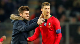 Ronaldov čierny večer. Najprv neželaný bozk od fanúšika, potom krutá prehra