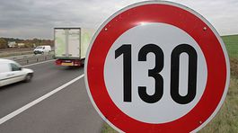 Nemecká vláda odmietla úvahy o obmedzení rýchlosti na diaľniciach