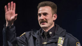 Idol žien stratil všetok sexepíl! Pozrite sa, čo Evans urobil pre rolu