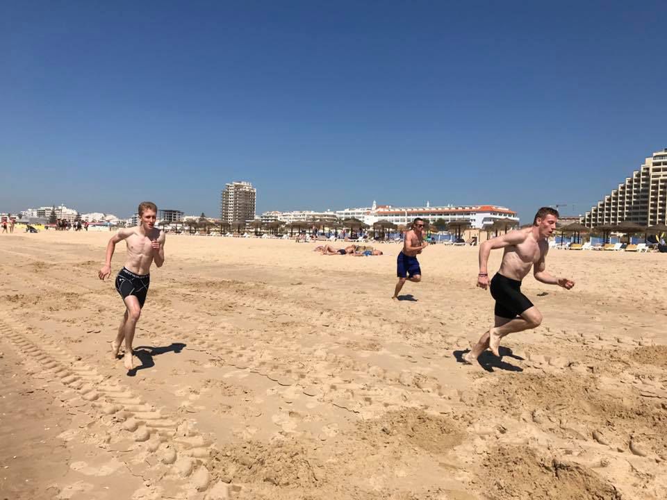 Ján Volko (v popredí) na tréningu v Portugalsku.