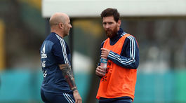 Tréner Argentíny pred MS: Na Messiho mieri revolver. Ak ich nevyhrá, zabije ho