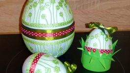 Veľkonočné vajíčka môžete vyzdobiť aj lepením