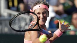 Venus aj Azarenková sú vo štvrťfinále v Miami, Federerov premožiteľ končí