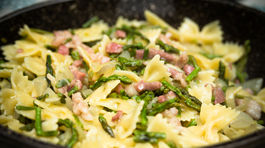 Špargľa, špenát a k tomu losos! Lahodné a rýchle