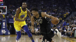 Tretia prehra šampiónov za sebou, frustrovaný Durant nedohral