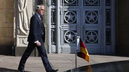 Rusko si predvolalo veľvyslancov, oficiálne vypovedalo diplomatov 23 krajín