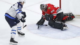 VIDEO: Zázraky sa dejú aj v NHL. Do bránky sa v stave núdze postavil účtovník