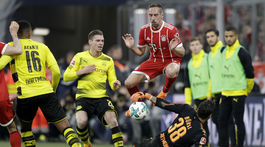 Bayern zahanbil aj Dortmund, Lewandowski s hetrikom