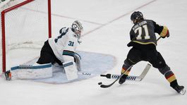 VIDEO: Parádička v oslabení. Tatarov spoluhráč zahanbil Jonesa