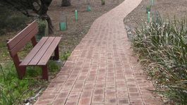 Čo so starými tehlami? V záhrade sú na nezaplatenie