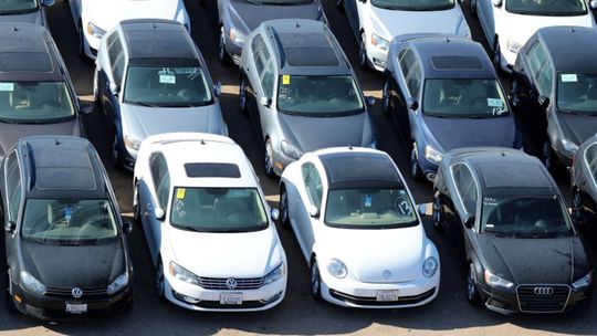 Volkswagen prehral ďalšie kolo Dieselgate. Žaloba jedného vodiča môže povzbudiť takmer milión majiteľov vozidiel VW