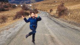 Pred Lačnovom sa lopta gúľa do kopca! Gravitačná anomália alebo optický klam?