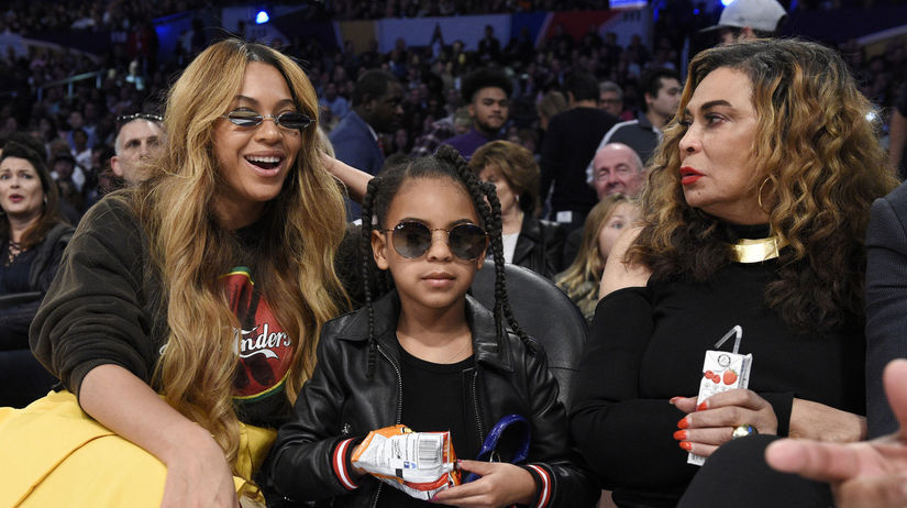 Speváčka Beyonce (vľavo) s mamou Tinou...